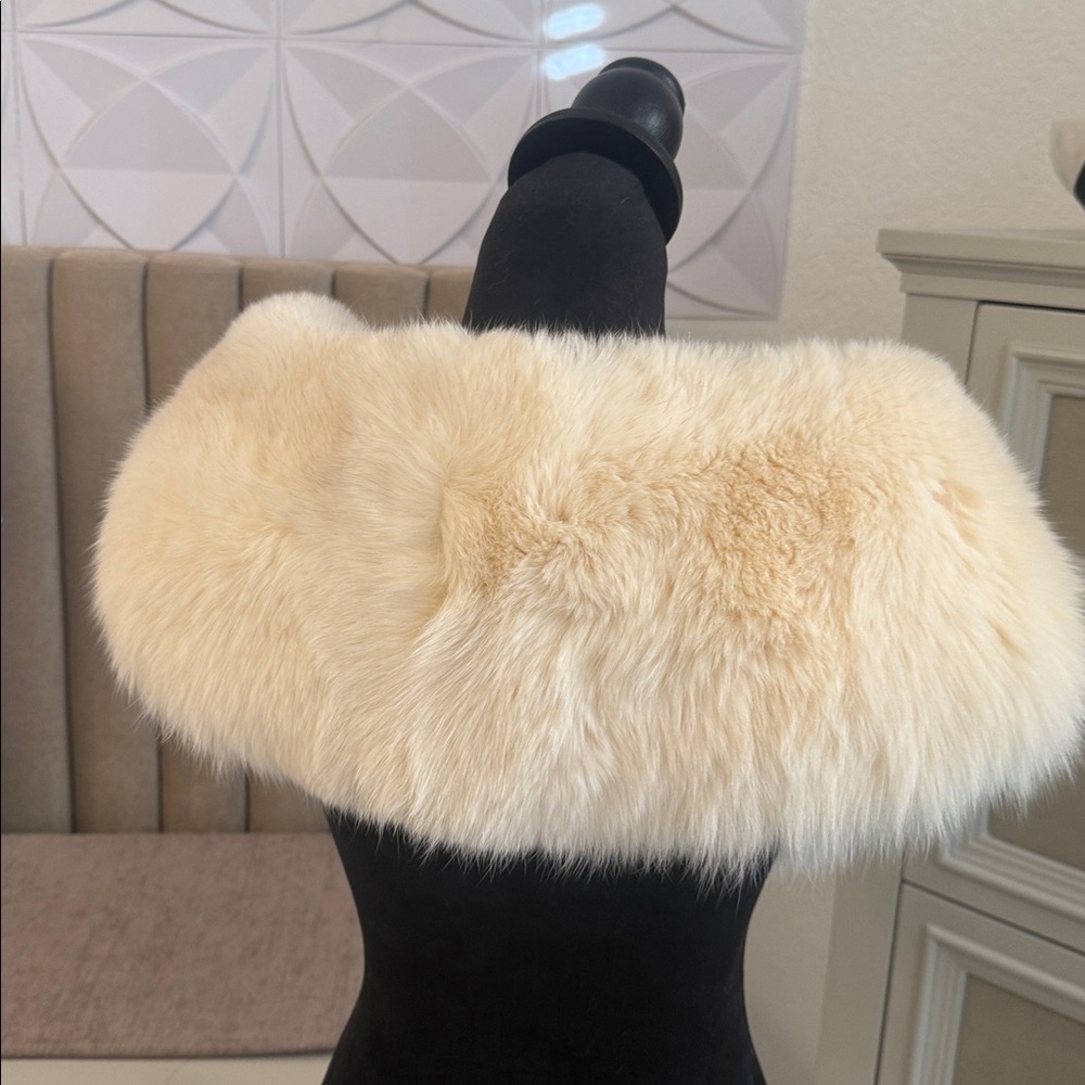 Saga fox fur wrap collar - Picture 3 of 9
